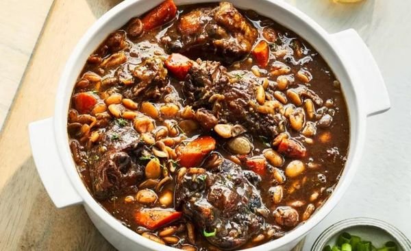 Jamaican Braised Oxtails with Carrots and Chiles Recipe - Gaslandchef